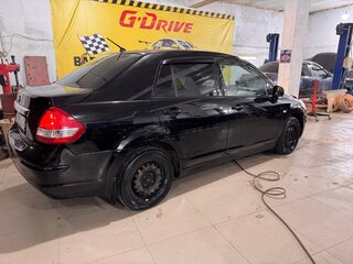 2010 Nissan Tiida I Рестайлинг, чёрный, 950000 рублей, вид 4