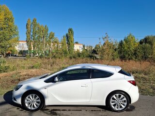 2012 Opel Astra GTC J Рестайлинг, белый, 950000 рублей, вид 2