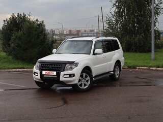 2015 Mitsubishi Pajero IV Рестайлинг 2, белый, 2850000 рублей, вид 1