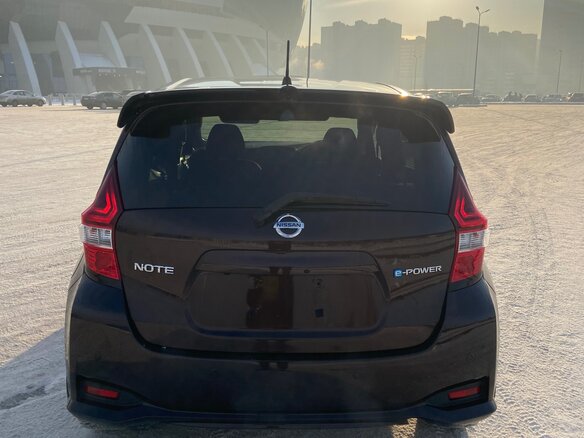2017 Nissan Note e-Power II Рестайлинг, коричневый, 1280000 рублей - вид 4