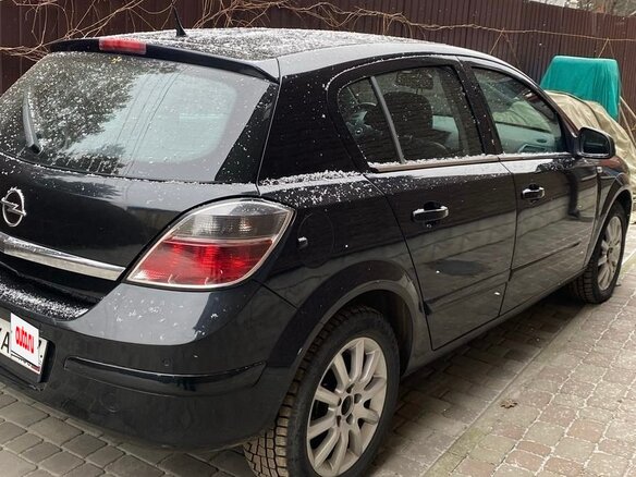 2013 Opel Astra H Рестайлинг, чёрный, 650000 рублей - вид 1