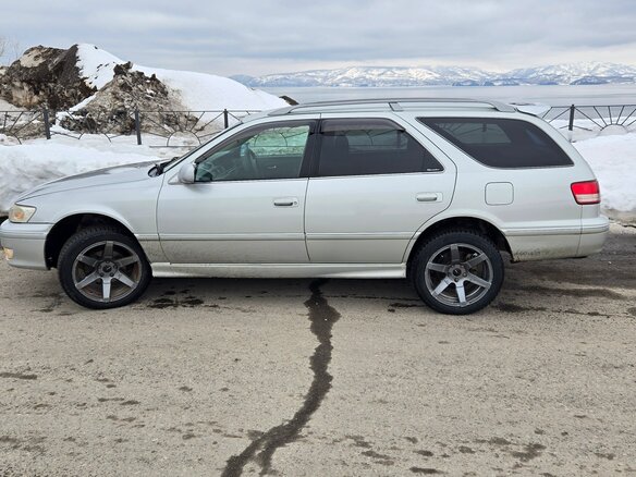 2001 Toyota Mark II Qualis VIII (X100), серый, 710000 рублей - вид 2