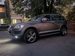 2008 Volkswagen Touareg I Рестайлинг, серый, 1450000 рублей, вид 2
