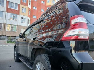 2016 Toyota Land Cruiser Prado 150 Series Рестайлинг 1, чёрный, 4300000 рублей, вид 3