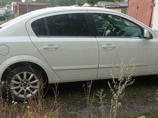 2014 Opel Astra H Рестайлинг, белый, 700000 рублей, вид 3