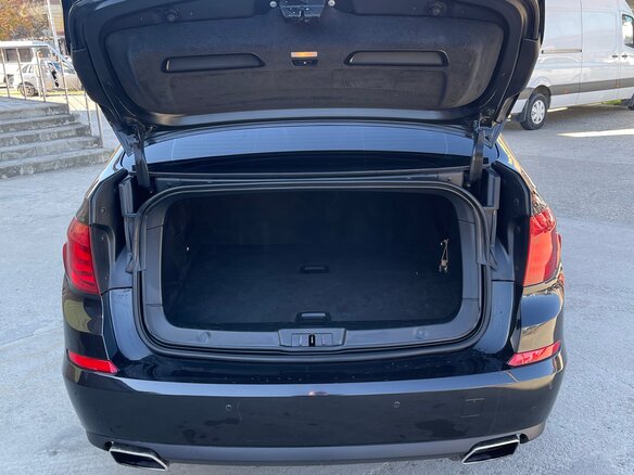 2011 BMW 5 серии Gran Turismo 550i xDrive VI (F10/F11/F07), чёрный, 1670000 рублей - вид 11