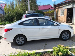 2016 Hyundai Solaris I Рестайлинг, белый, 740000 рублей, вид 3