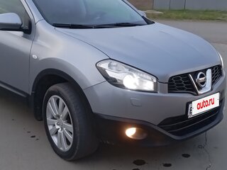 2011 Nissan Qashqai I Рестайлинг, серебристый, 950000 рублей, вид 4