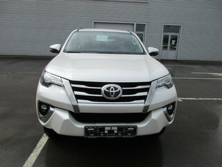 2019 Toyota Fortuner II, белый, 5300000 рублей, вид 1