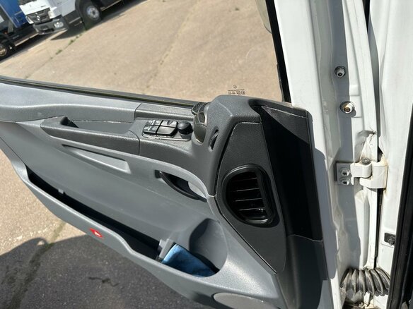 2013 Mercedes-Benz Atego, белый, 7474990 рублей - вид 11