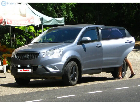 2011 SsangYong Actyon II, серый, 750000 рублей - вид 3