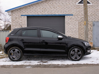 2013 Volkswagen Polo V, чёрный, 995000 рублей, вид 2