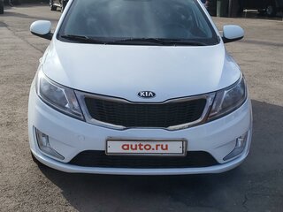 2014 Kia Rio 5-speed III, белый, 950000 рублей, вид 1