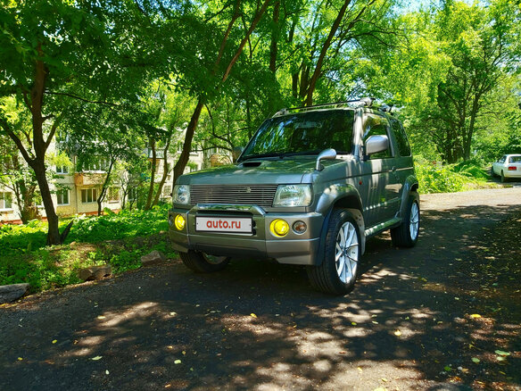 2004 Mitsubishi Pajero Mini II, серебристый - вид 4