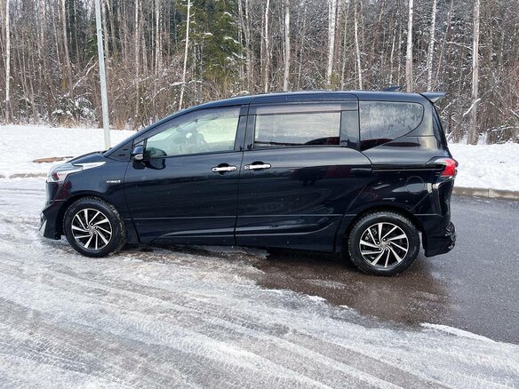 2018 Toyota Sienta II Рестайлинг, чёрный, 1550000 рублей - вид 8