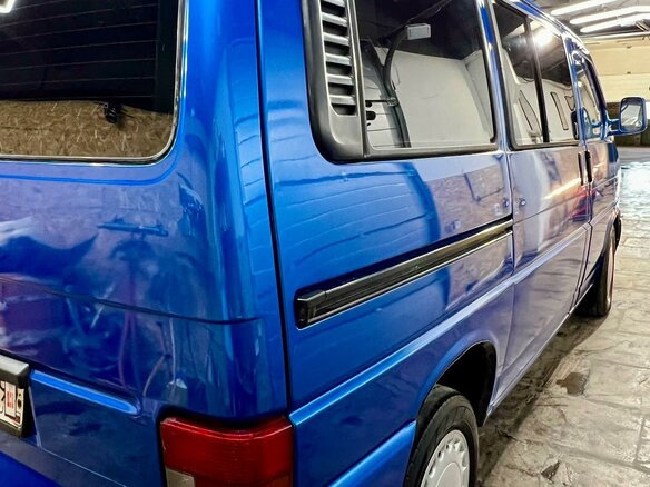 2001 Volkswagen Caravelle T4, синий, 1555550 рублей - вид 12