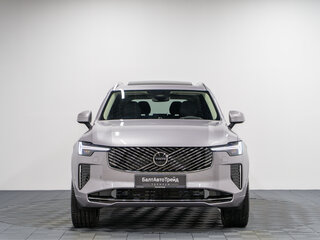 2025 Volvo XC90 B5 II Рестайлинг 2, серебристый, 10347000 рублей, вид 4