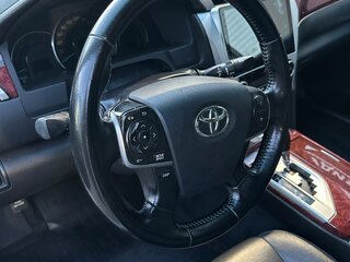 2013 Toyota Camry VII (XV50), белый, 2000000 рублей, вид 5