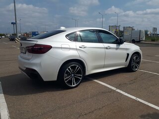 2017 BMW X6 30d II (F16), белый, 5200000 рублей, вид 2