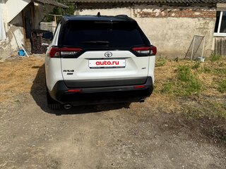 2021 Toyota RAV4 V (XA50), белый, 3850000 рублей, вид 4