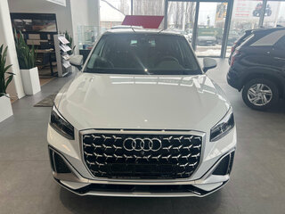2025 Audi Q2 L 35 TFSI I Рестайлинг, белый, 3999000 рублей, вид 2