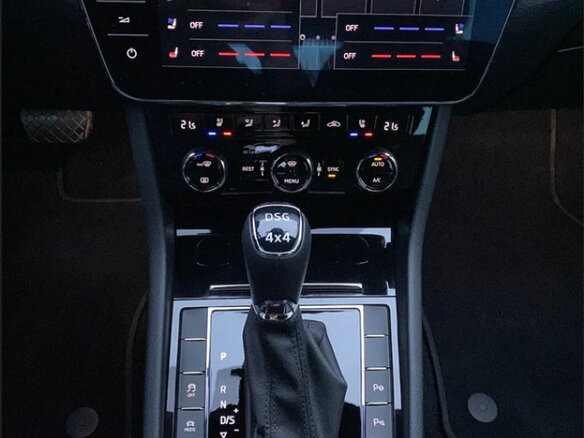2019 Skoda Superb III Рестайлинг, серый, 3500000 рублей - вид 19