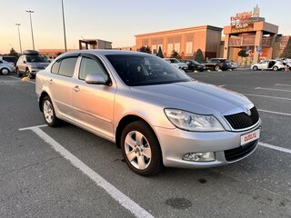 2010 Skoda Octavia DSG7 II (A5) Рестайлинг, серебристый, 1030000 рублей, вид 2