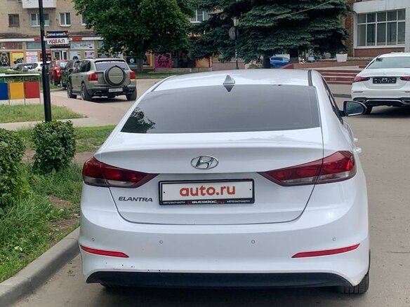 2017 Hyundai Elantra VI (AD), белый, 1170000 рублей - вид 2