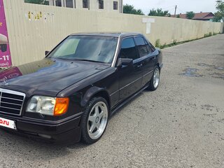 1994 Mercedes-Benz E-Класс 320 I (W124), красный, 1200000 рублей, вид 5