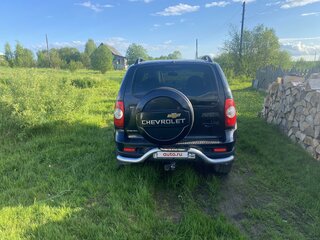 2011 Chevrolet Niva I Рестайлинг, чёрный, 600000 рублей, вид 2