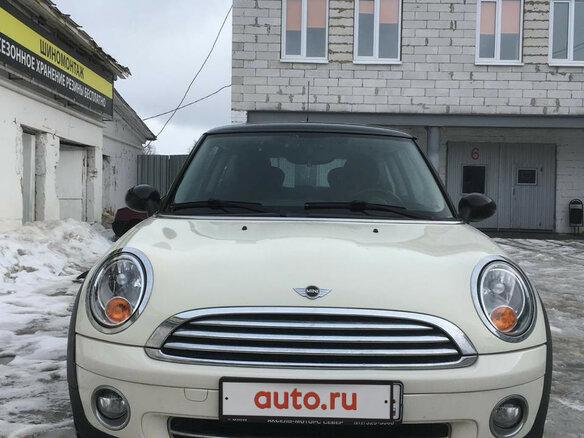 2010 Mini Hatch One II (R56), белый - вид 3