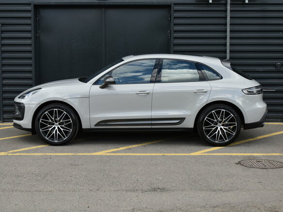 2026 Porsche Macan I Рестайлинг 2, серый - вид 7