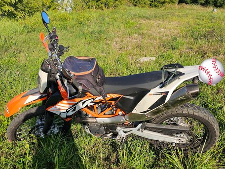 2013 KTM 690 Enduro R, оранжевый, 600000 рублей, вид 3