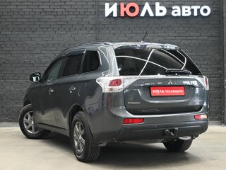 2013 Mitsubishi Outlander III, серый, 1260000 рублей, вид 4