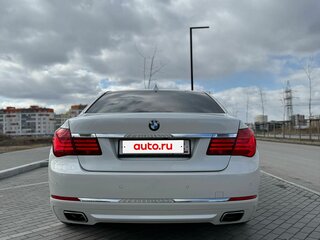 2015 BMW 7 серии Long 740Li xDrive V (F01/F02/F04) Рестайлинг, белый, 2700000 рублей, вид 5