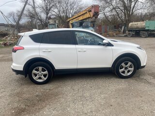 2017 Toyota RAV4 IV (XA40) Рестайлинг, белый, 2400000 рублей, вид 4
