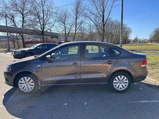 2015 Volkswagen Polo V, коричневый, 733036 рублей, вид 2