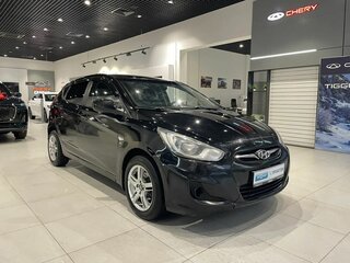 2012 Hyundai Solaris I, чёрный, 535000 рублей, вид 3