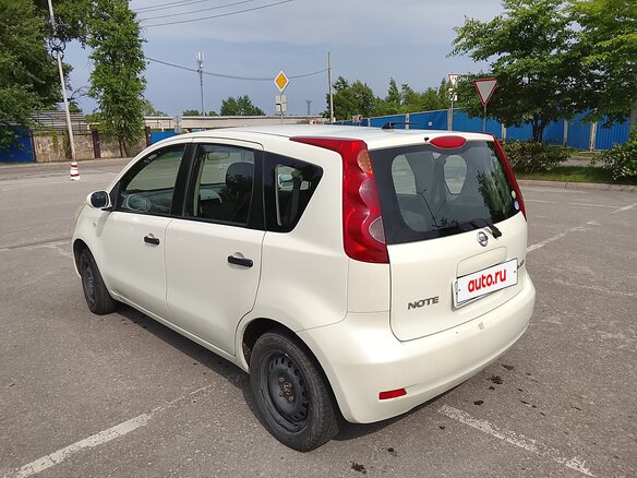 2010 Nissan Note I Рестайлинг, белый, 560000 рублей - вид 4