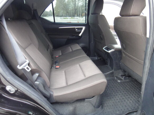 2018 Toyota Fortuner II, коричневый, 3100000 рублей - вид 17