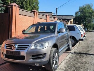 2008 Volkswagen Touareg I Рестайлинг, серый, 1450000 рублей, вид 1