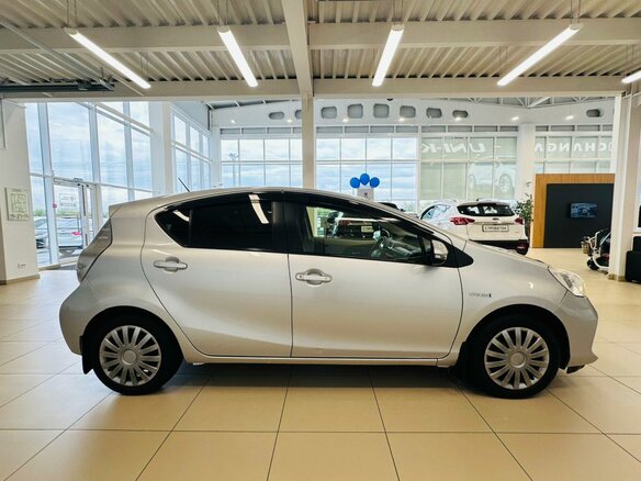 2014 Toyota Aqua I, серый, 1099999 рублей - вид 7