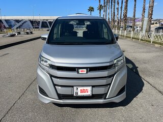 2020 Toyota Noah III (R80) Рестайлинг, серый, 2350000 рублей, вид 3