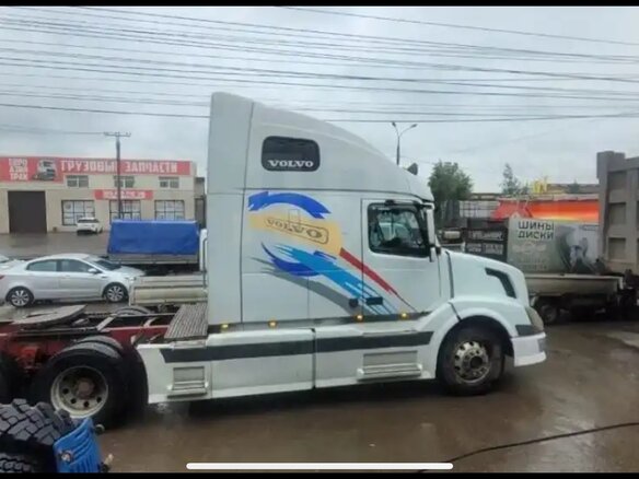 2003 Volvo VNL, белый, 2200000 рублей - вид 14