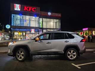 2019 Toyota RAV4 V (XA50), серебристый, 3034986 рублей, вид 1