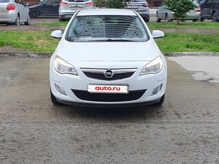 2010 Opel Astra J, белый, 700000 рублей, вид 1