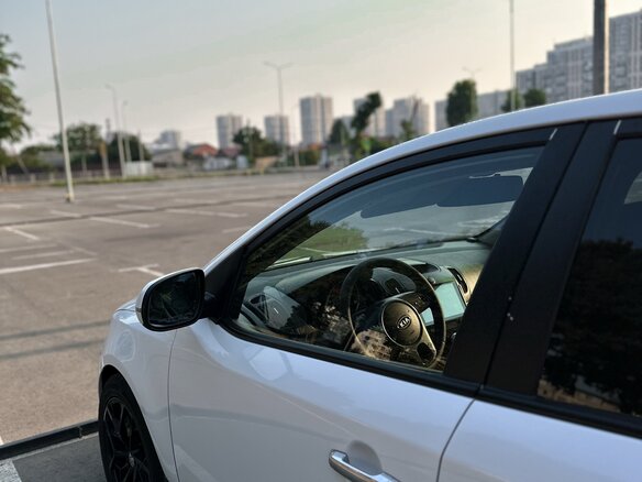 2011 Kia Cerato II, белый, 850000 рублей - вид 10
