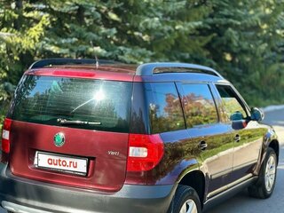 2011 Skoda Yeti I, пурпурный, 799000 рублей, вид 4