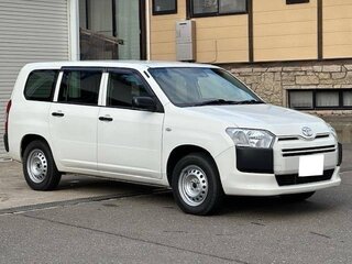 2017 Toyota Succeed I Рестайлинг, белый, 825000 рублей, вид 2
