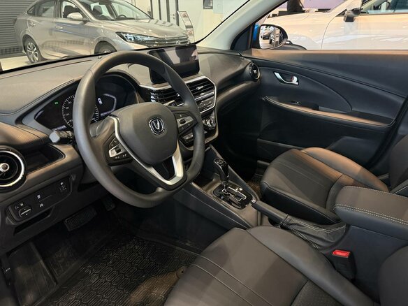 2025 Changan Alsvin, синий, 2119900 рублей - вид 11